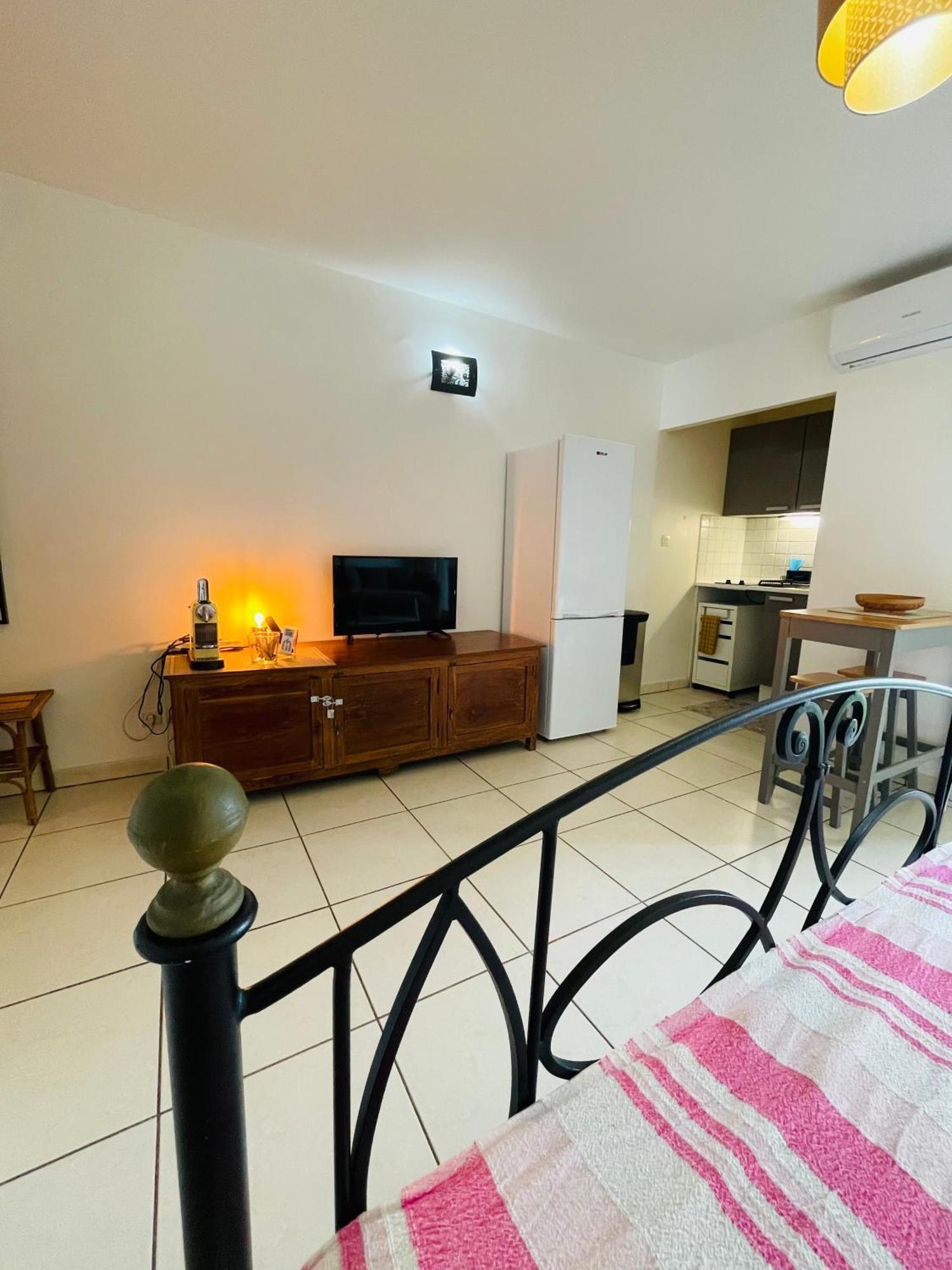 Prana Lodge Saint Gilles Les Bains 800 M De La Plage Exterior foto